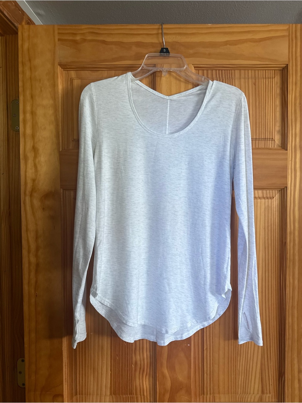 lululemon athletica Light Gray Long Sleeve Scoop Neck Top